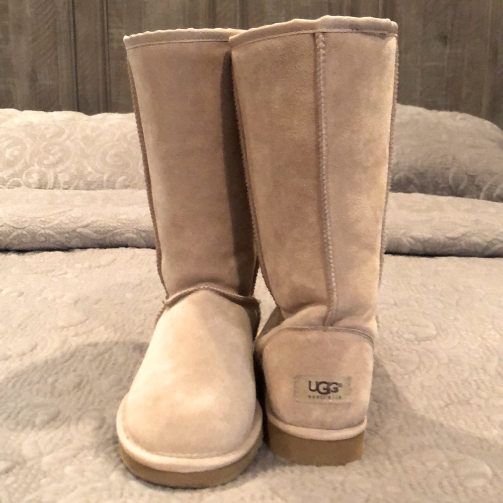 NEVER WORN Authentic UGG Boots!
